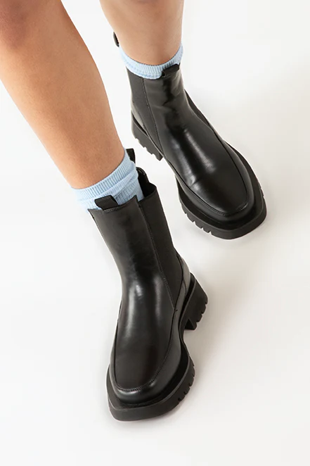 ESTER Women's Vegan Chelsea Boots - Image 7
