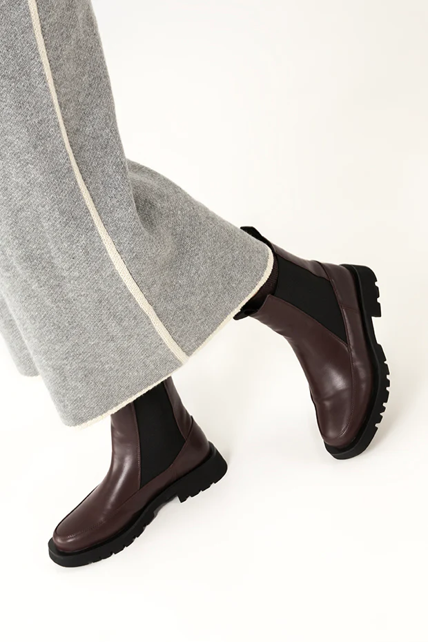 ESTER Women's Vegan Chelsea Boots - Image 8