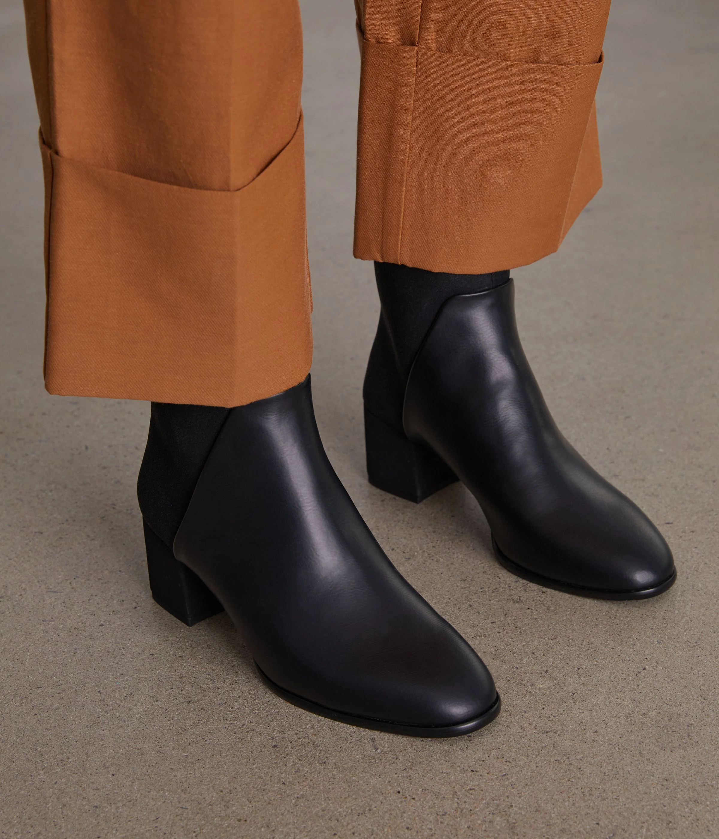 DEA Women's Vegan Mid Heel Boots - Image 5