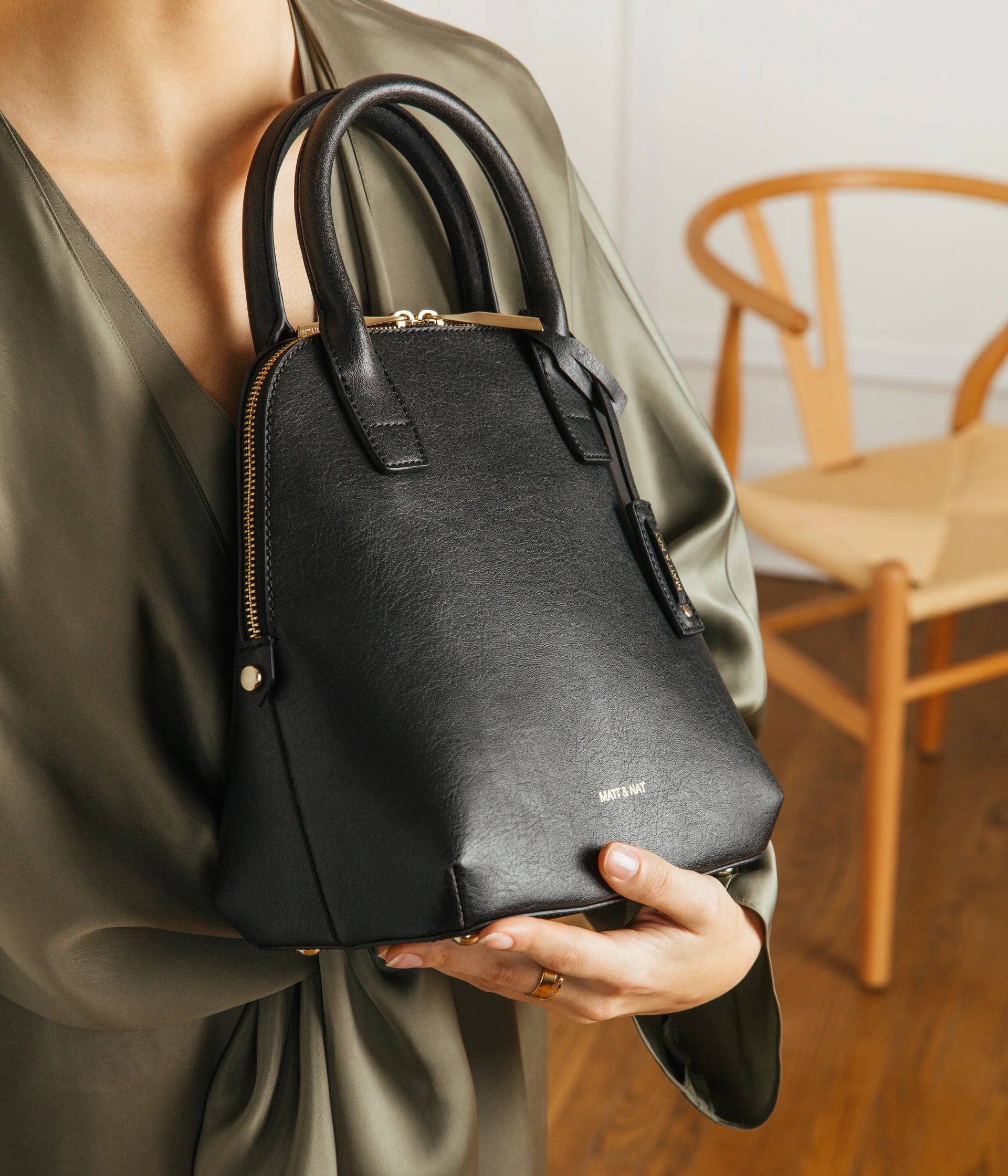 GESSI SM Vegan Satchel - Vintage - Image 15