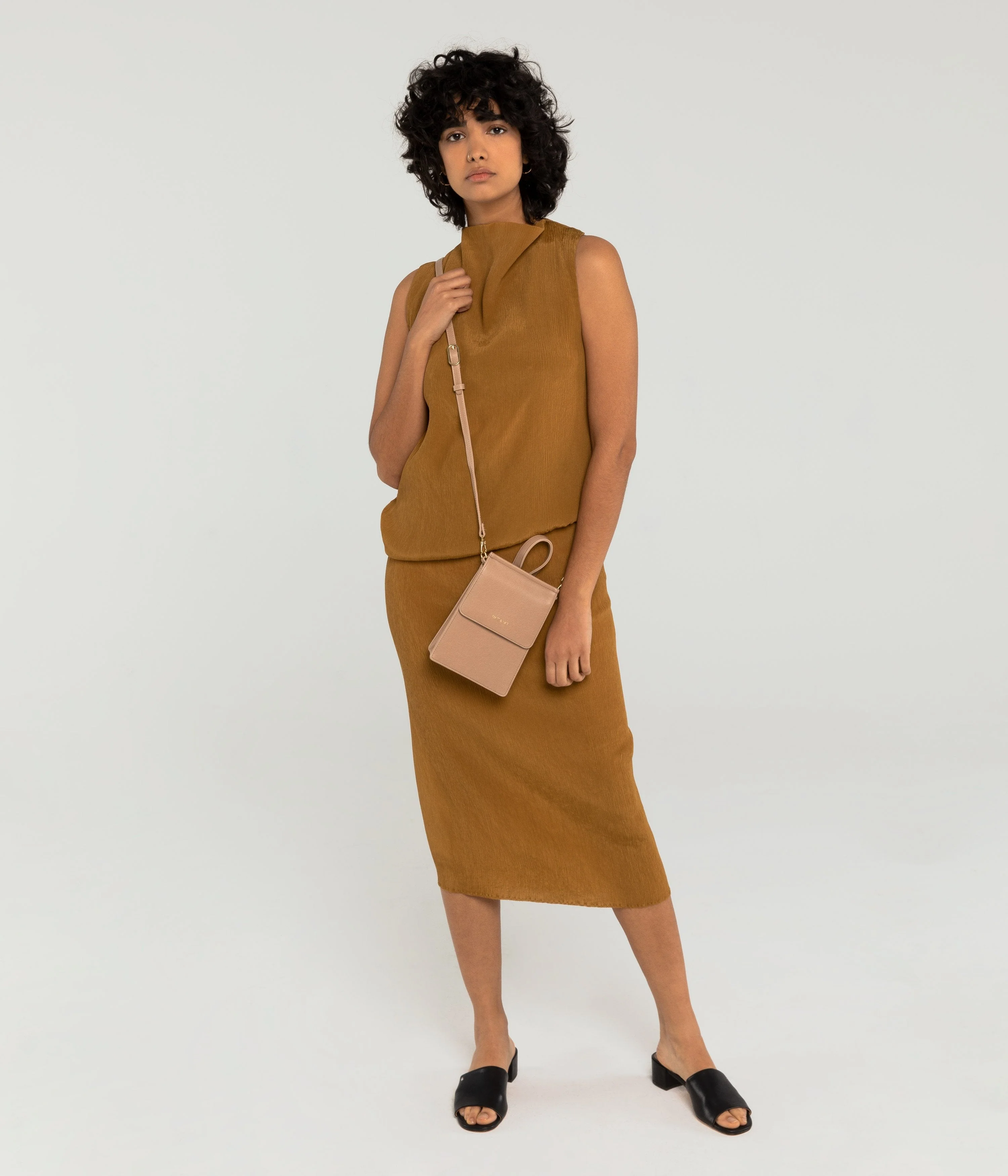 THESSA Vegan Crossbody Bag - Vintage - Image 40