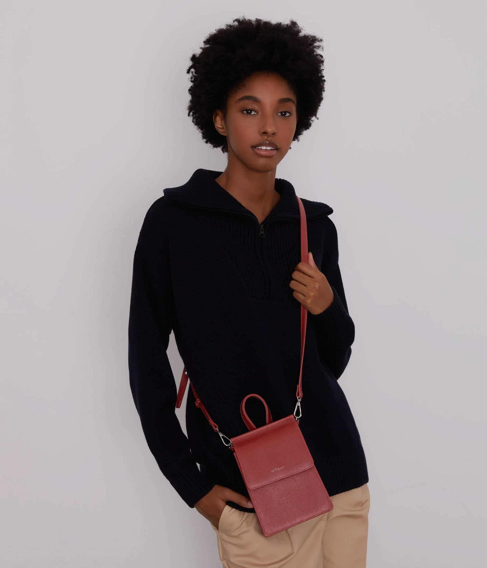 THESSA Vegan Crossbody Bag - Vintage - Image 53
