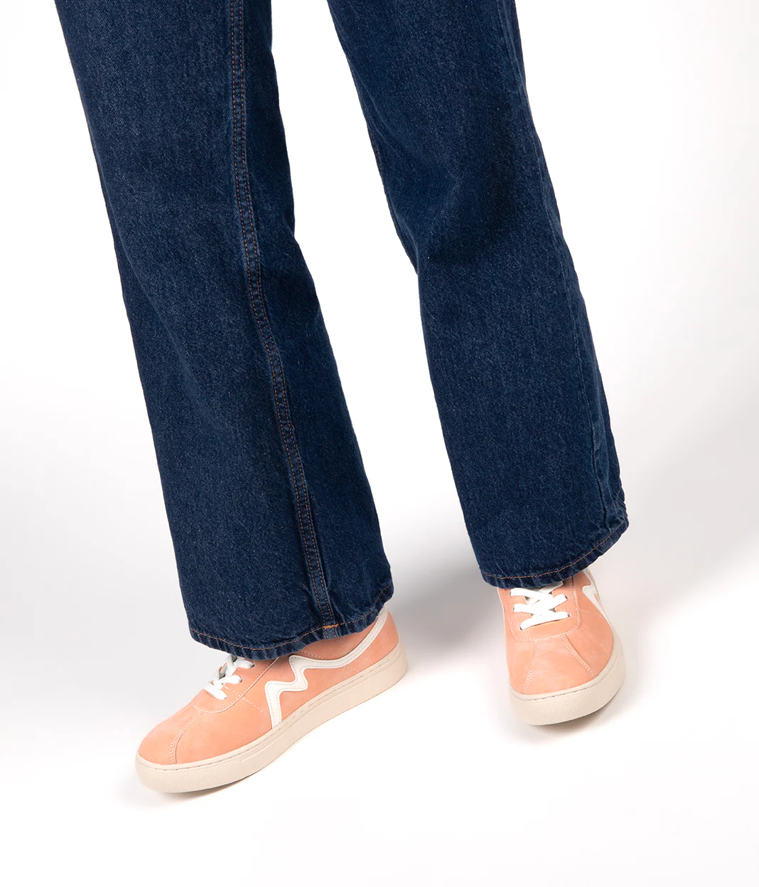 EIRA Women's Vegan Sneakers - Image 4