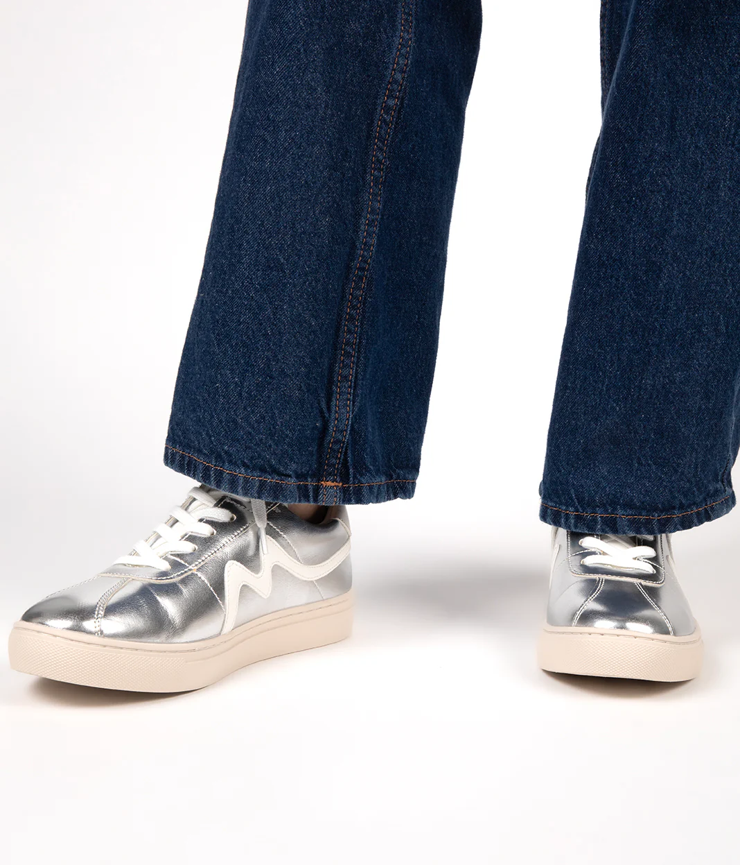 EIRA Women's Vegan Sneakers - Image 7